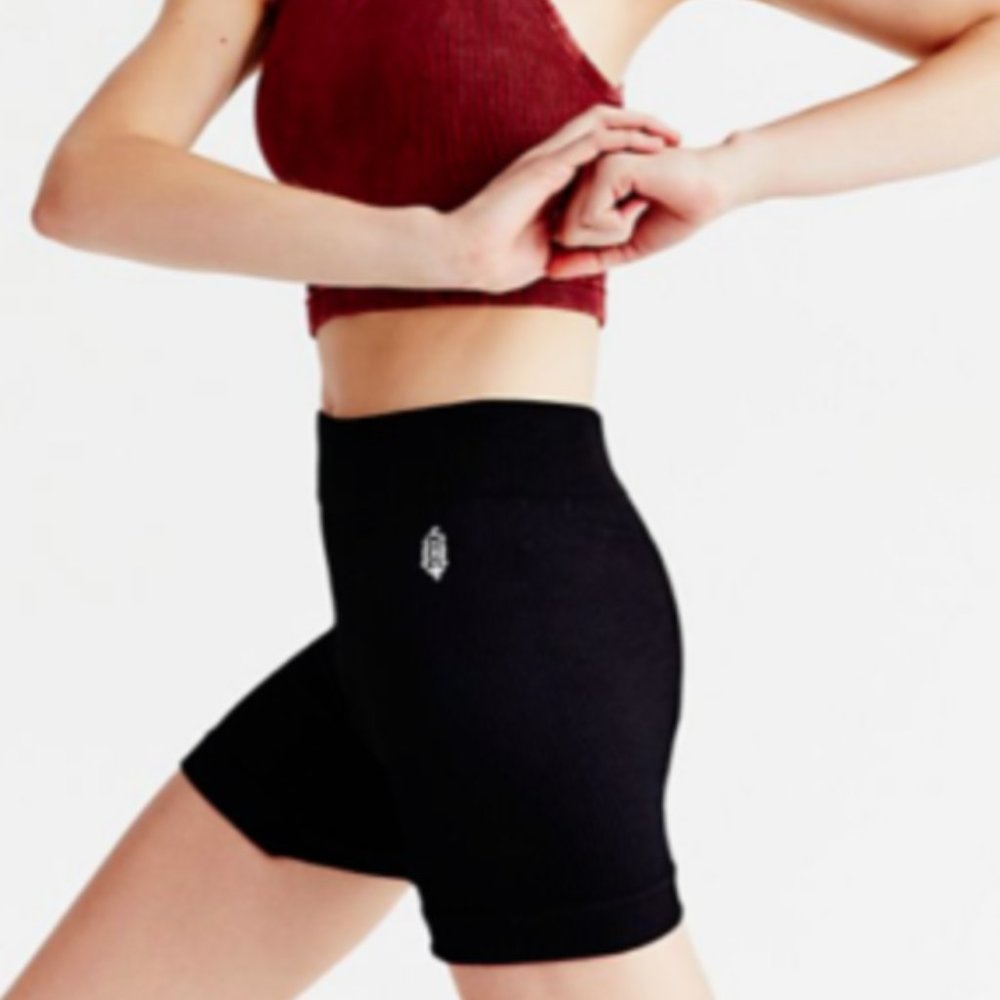 NEW FP Movement Seamless Prajna Yoga Short